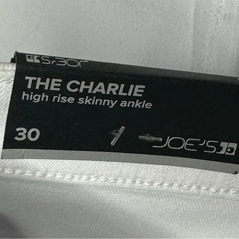 Joe's "The Charlie" High Rise Skinny Ankle in White with Silver Metallic Sz:30 - Picture 9 of 11